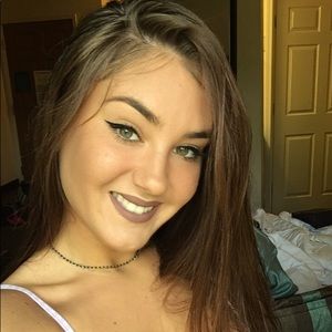 Meet your Posher, Desirae